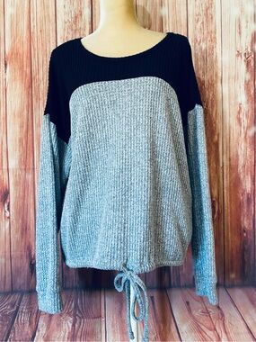 Women’s Juniors XL Sweater No Boundaries Black Gray Lightweight Knit Drawstring